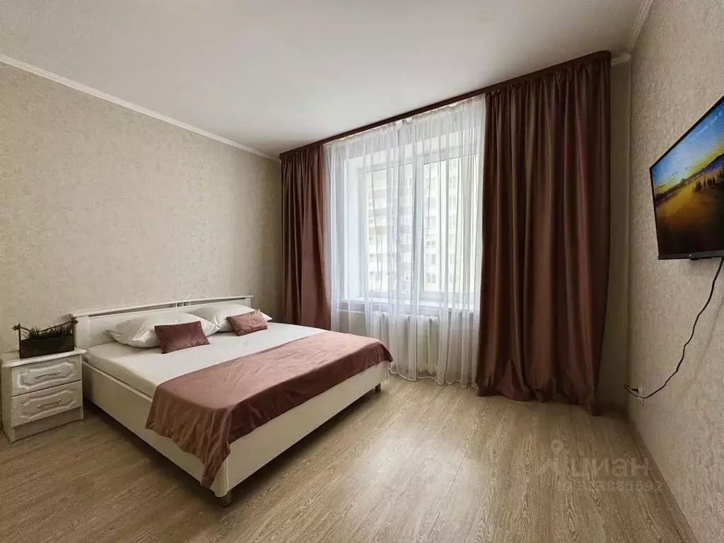 1-к кв. Оренбургская область, Оренбург Салмышская ул., 67/2 (55.0 м) - Фото 1