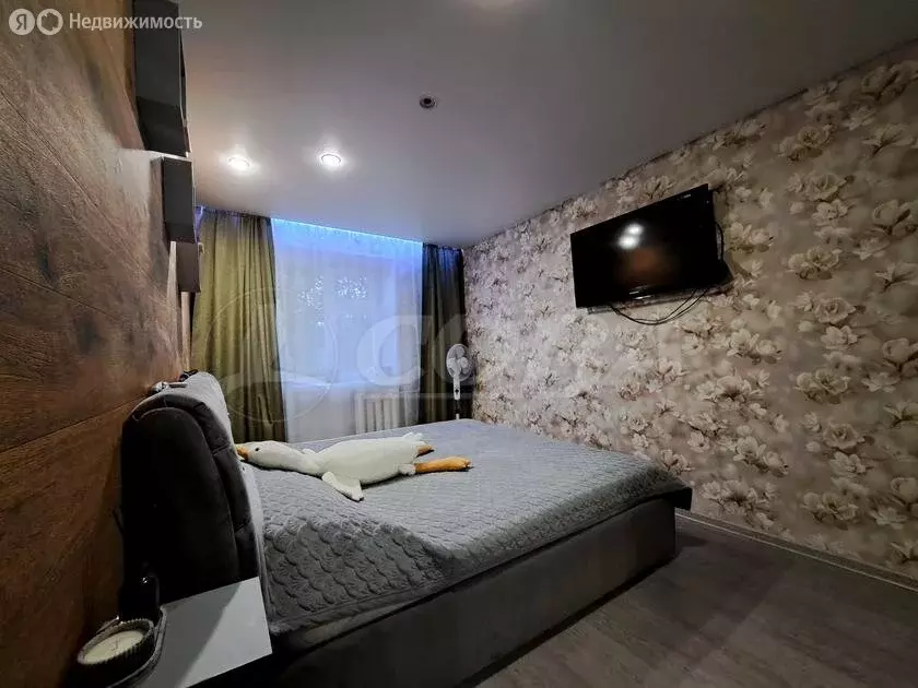 3-комнатная квартира: Тюмень, улица Демьяна Бедного, 109 (60 м) - Фото 1