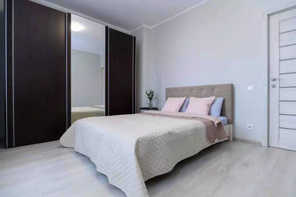 2-к кв. Свердловская область, Екатеринбург ул. Азина, 22/7 (72.0 м) - Фото 1