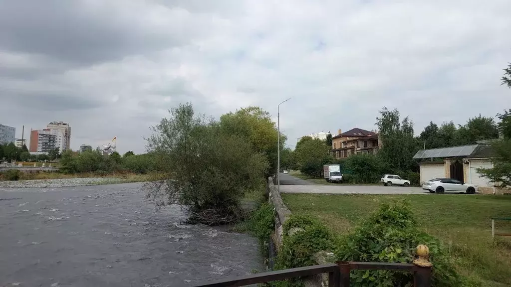 Участок в Северная Осетия, Владикавказ ул. Чермена Баева (9.5 сот.) - Фото 1