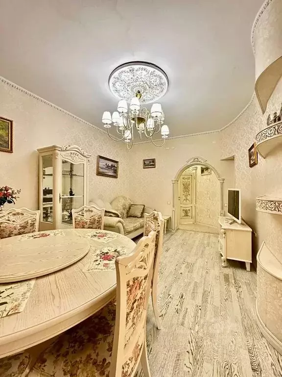 2-к кв. Татарстан, Казань ул. Мулланура Вахитова, 8 (70.0 м) - Фото 1