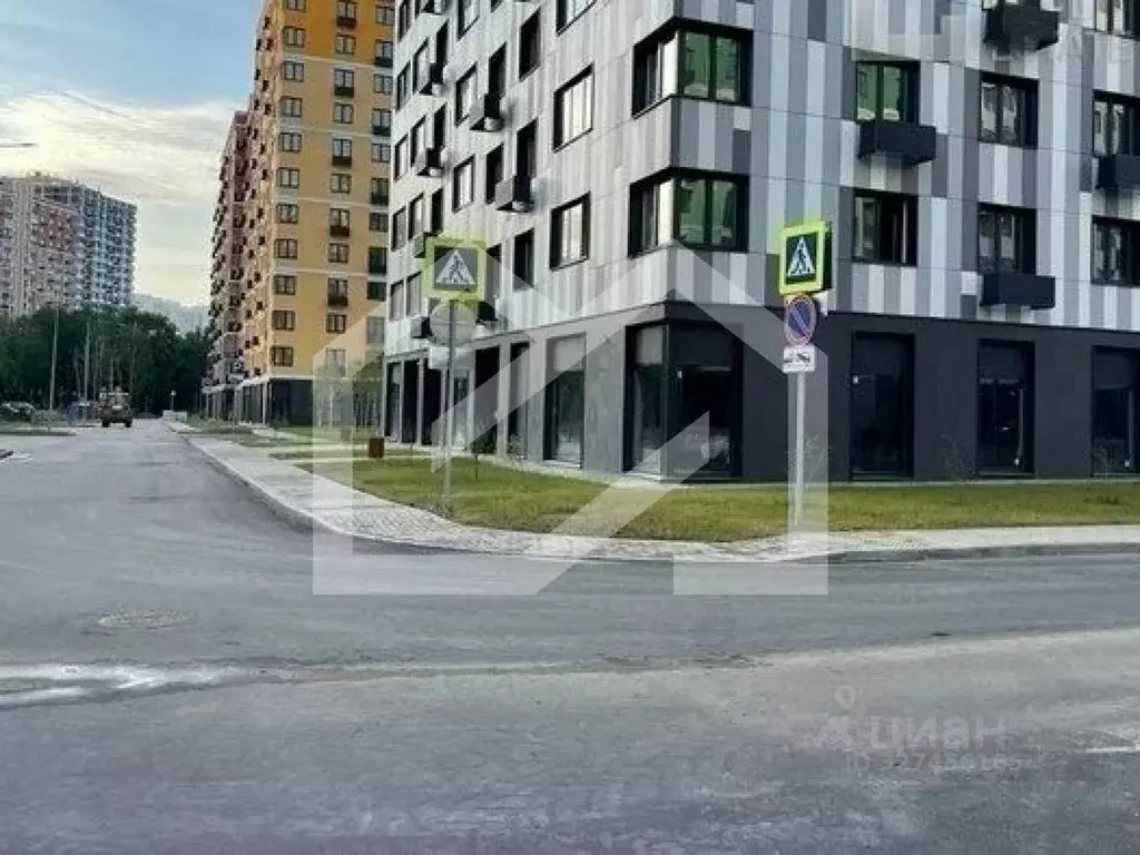 Помещение свободного назначения в Москва ул. Юлиана Семенова, 8к2 (255 ... - Фото 1