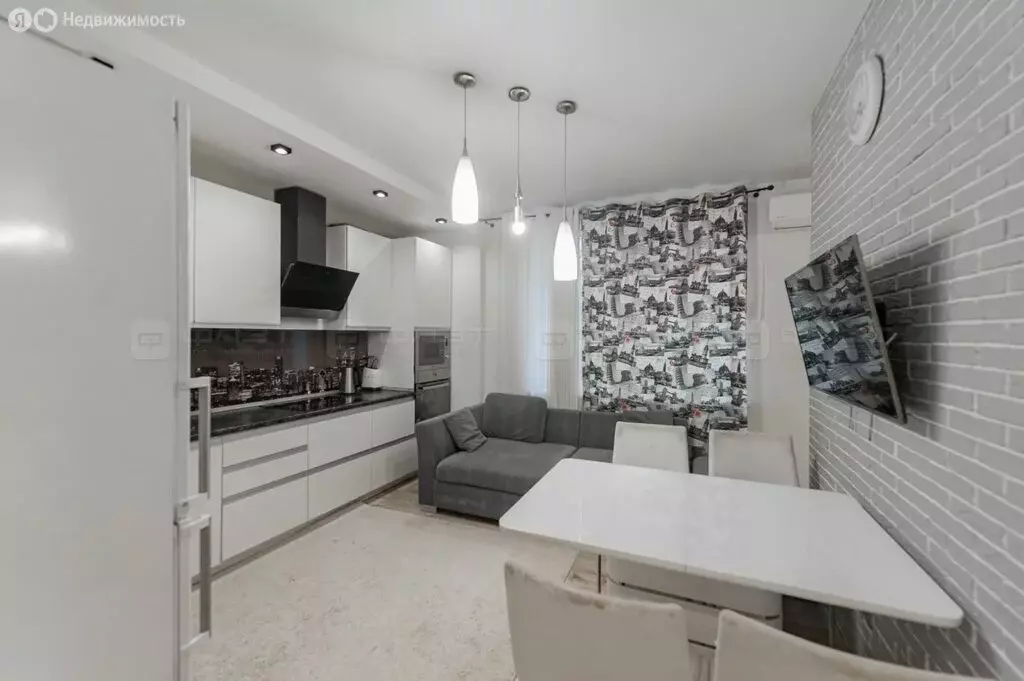 3-комнатная квартира: Казань, улица Юлиуса Фучика, 88 (67 м) - Фото 1