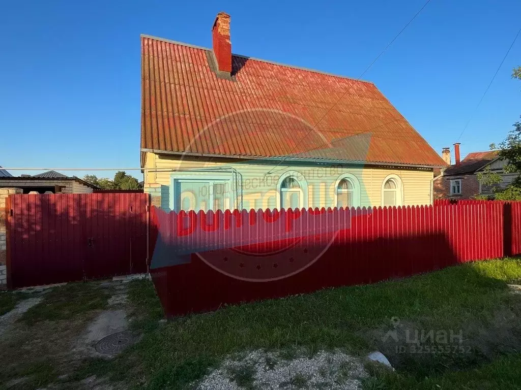 Дом в Орловская область, Мценск ул. Генерала Горбатова (81 м) - Фото 1