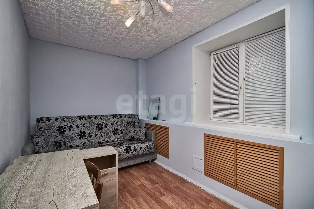 3-к кв. Тюменская область, Тюмень Карская ул., 23 (51.1 м) - Фото 1