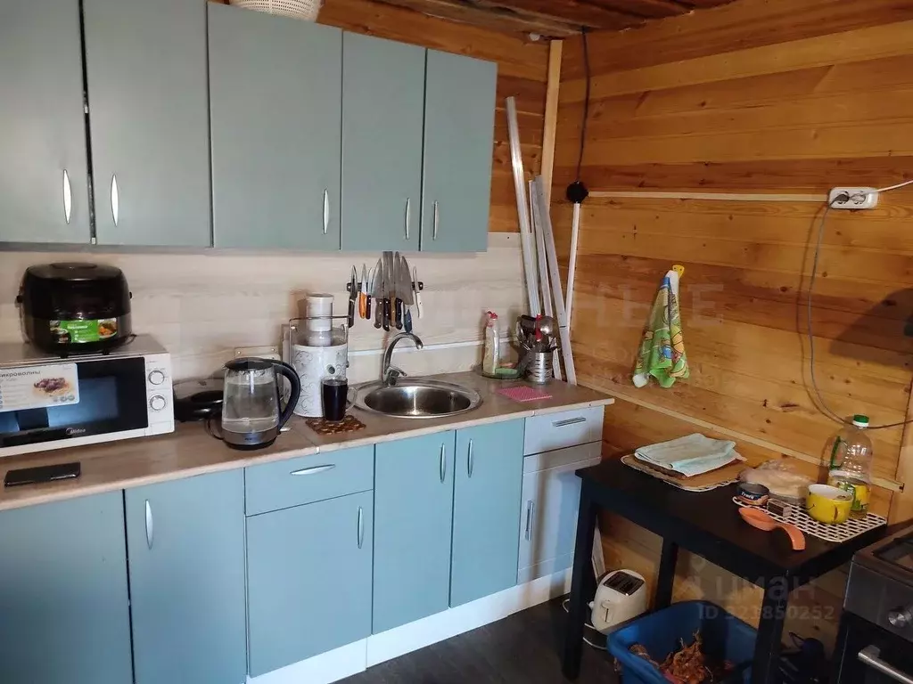 Дом в Новгородская область, Новгородский район, Ракомское с/пос, д. ... - Фото 1