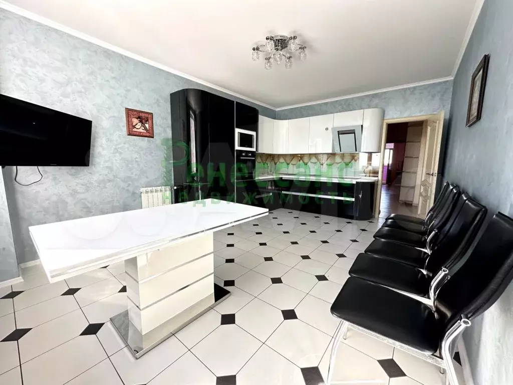 2-к. квартира, 80 м, 14/17 эт. - Фото 0