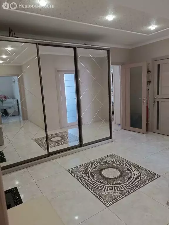 2-комнатная квартира: Якутск, улица Богдана Чижика, 1 (88 м) - Фото 2