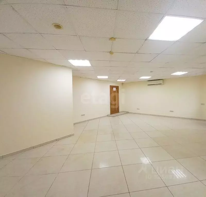 Помещение свободного назначения в Тюменская область, Тюмень Рижская ... - Фото 1