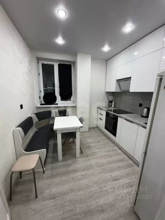 2-к кв. Ямало-Ненецкий АО, Новый Уренгой Тундровая ул., 11 (55.0 м) - Фото 1