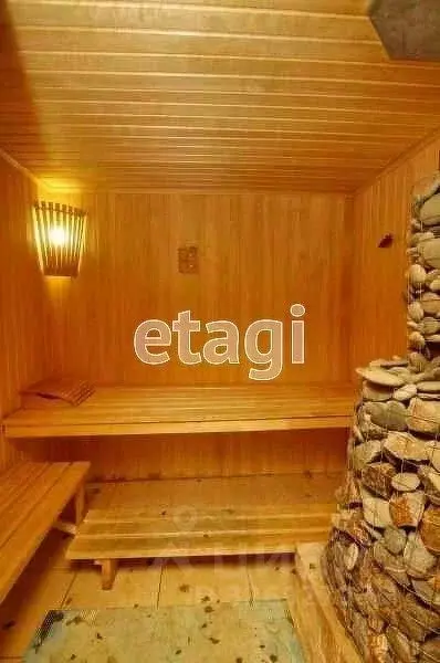 Дом в Тюменская область, Тюмень Народная ул. (450 м) - Фото 1