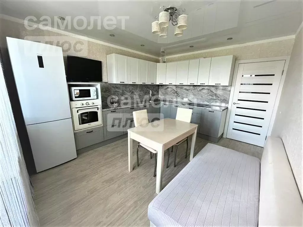 3-к кв. Тюменская область, Тюмень Кремлевская ул., 85к1 (89.9 м) - Фото 2