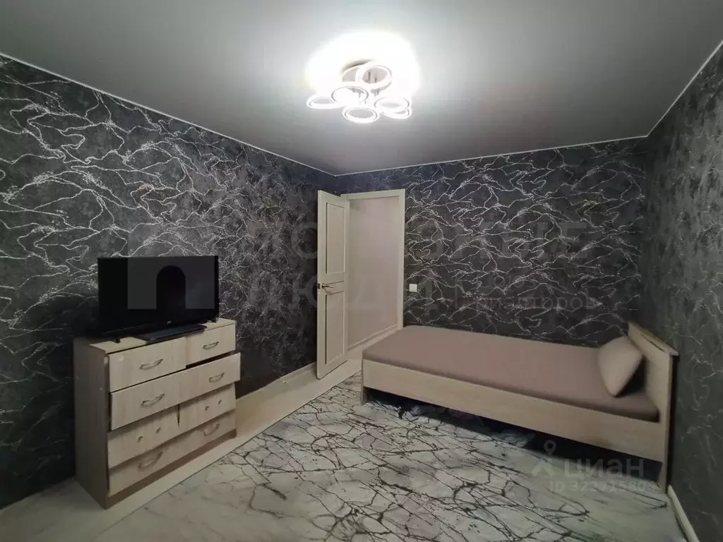 3-к кв. Новгородская область, Боровичи Пушкинская ул., 43 (48.6 м) - Фото 1