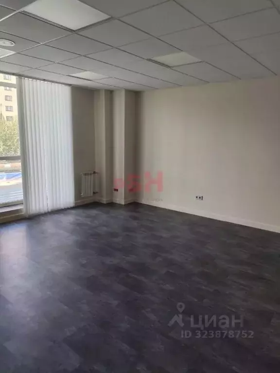 Офис в Тюменская область, Тюмень Харьковская ул., 83 (25 м) - Фото 1