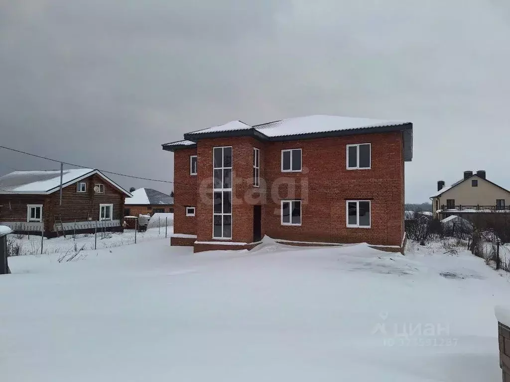 Дом в Башкортостан, Уфимский район, Таптыковский сельсовет, с. ... - Фото 1