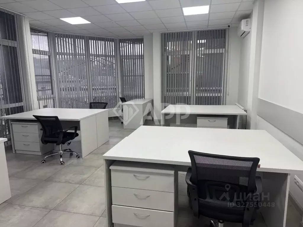 Офис в Краснодарский край, Новороссийск ул. Губернского, 30 (116 м) - Фото 1