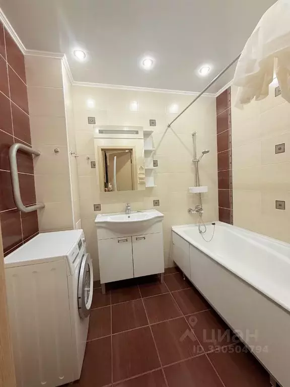 3-к кв. Татарстан, Казань ул. Сибирский Тракт, 23Б (85.0 м) - Фото 0