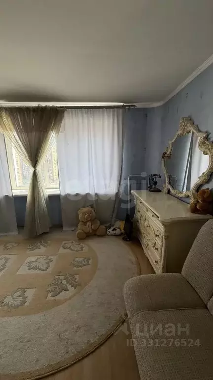 3-к кв. Тюменская область, Тюмень 6-й мкр, ул. Валерии Гнаровской, 7 ... - Фото 0