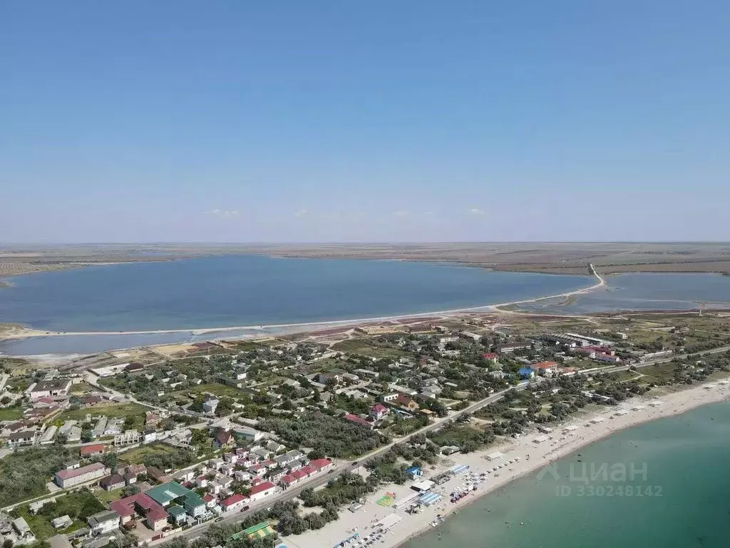 Участок в Крым, Черноморский район, с. Межводное ул. Харьковская (10.0 ... - Фото 1