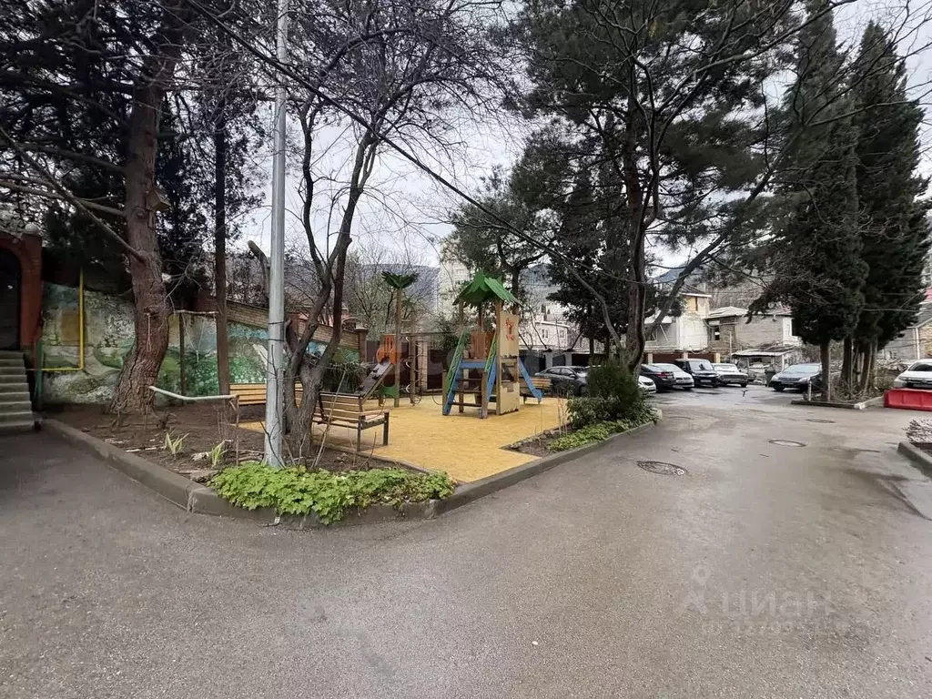 2-к кв. Крым, Ялта ул. Вергасова, 1 (50.6 м) - Фото 2