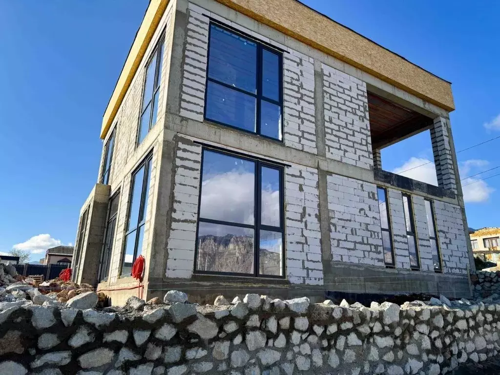 Дом в Крым, Алушта муниципальный округ, с. Верхняя Кутузовка ул. ... - Фото 1