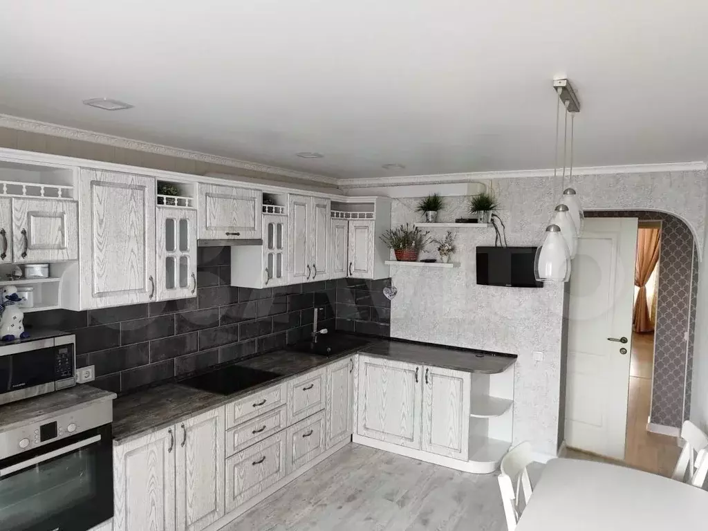 2-к. квартира, 60 м, 2/16 эт. - Фото 1