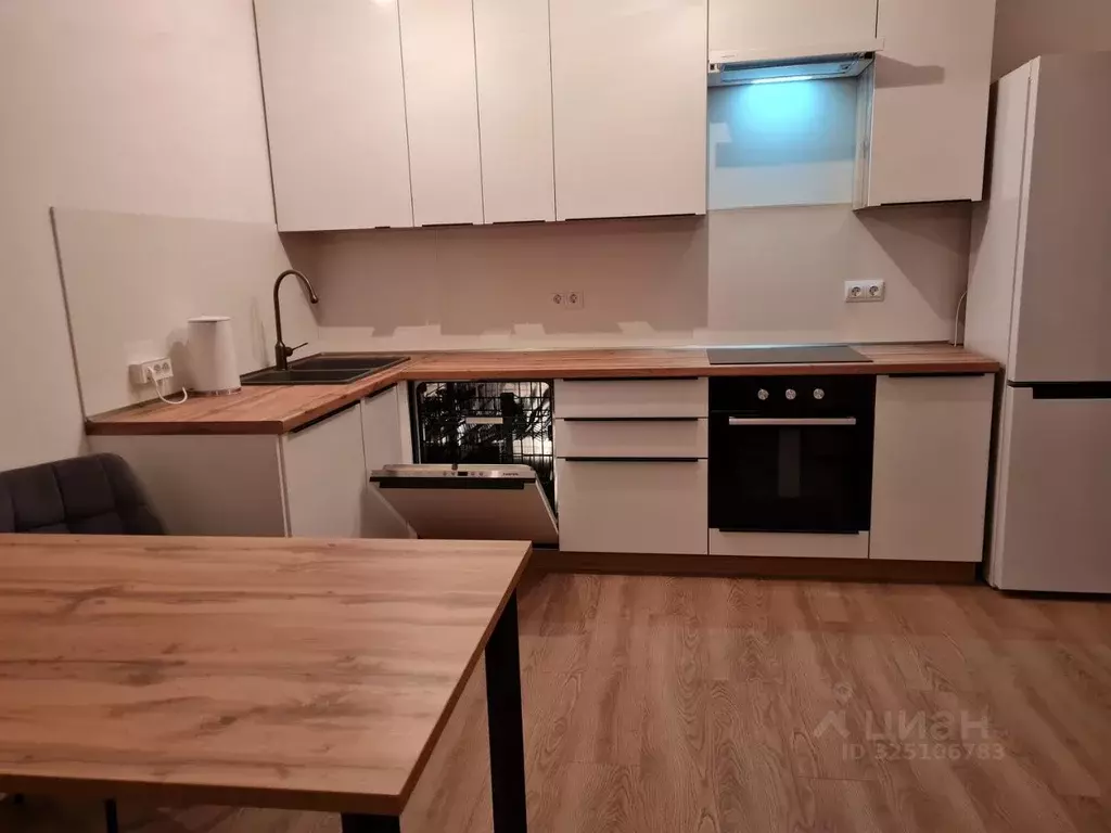 3-к кв. Москва Кольская ул., 8к1 (95.0 м) - Фото 1