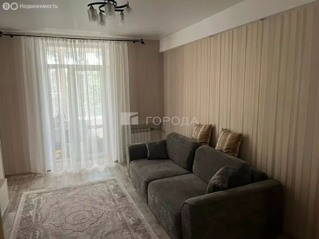 2-комнатная квартира: Барнаул, проспект Ленина, 92 (58 м) - Фото 1