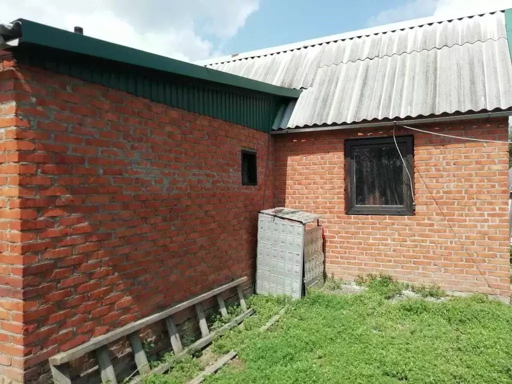 Дом в Краснодарский край, Динской район, Новотитаровская ст-ца ... - Фото 1