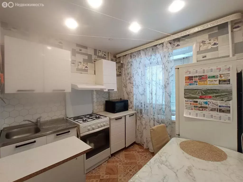 2-комнатная квартира: Гай, Советская улица, 12А (43 м) - Фото 0