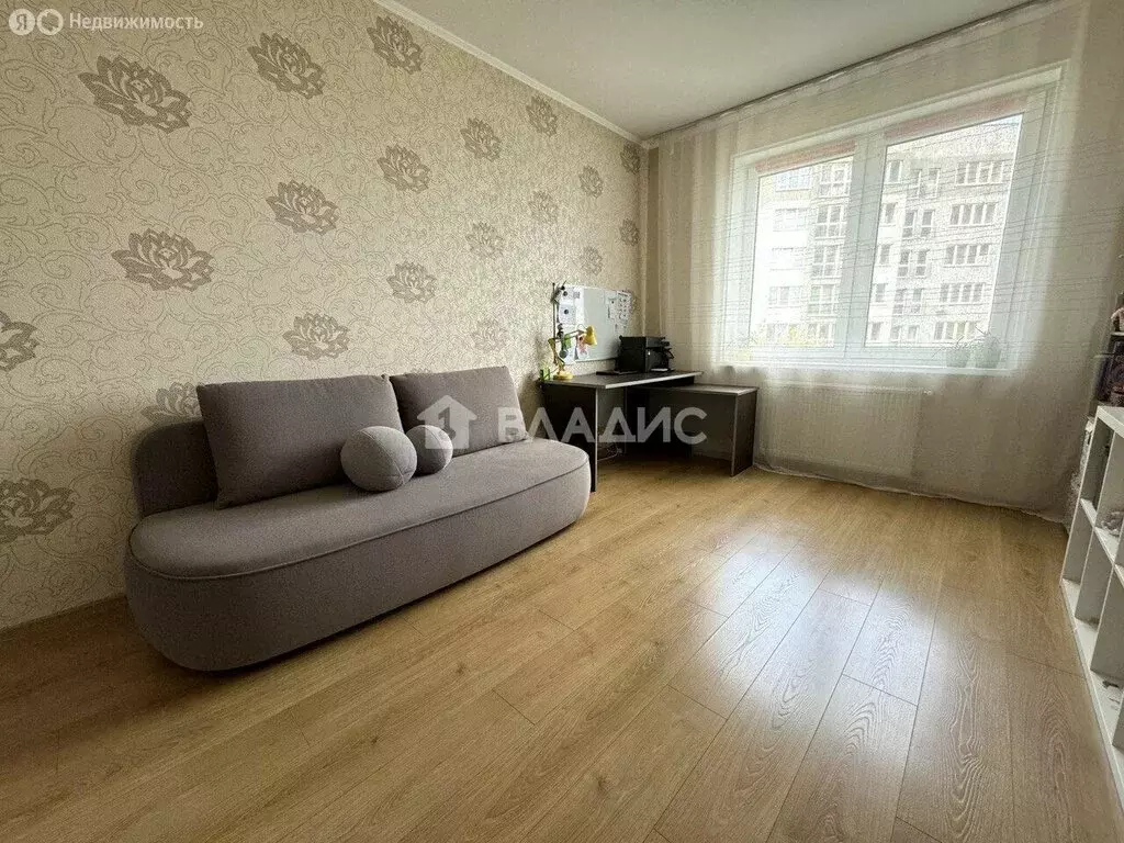 3-комнатная квартира: Калининград, Судостроительная улица, 17Е (70 м) - Фото 0