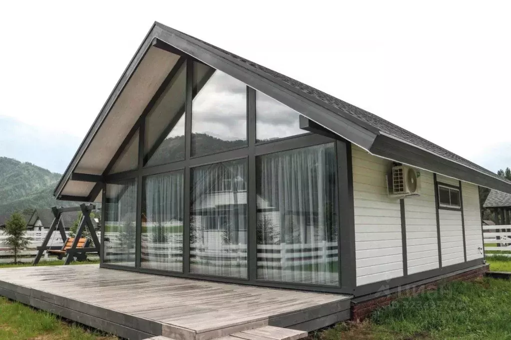 Дом в Алтай, Чемальский район, с. Чепош Чемальский тракт, 15-й км, ... - Фото 1