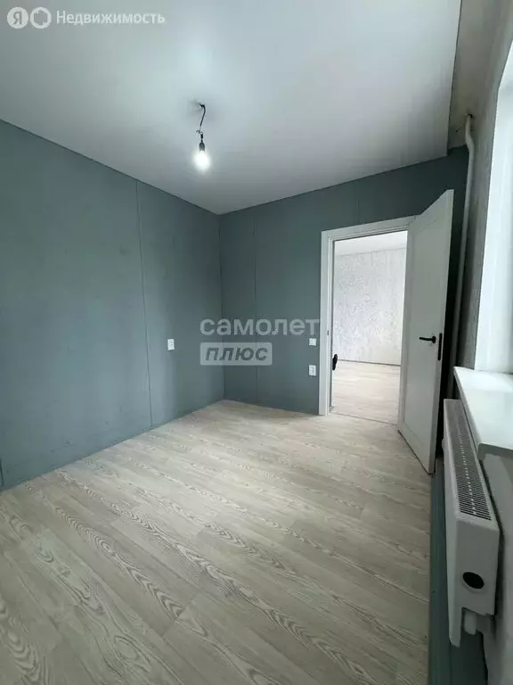 3-комнатная квартира: Чебаркуль, посёлок Каменный Цветок, 11 (50 м) - Фото 1