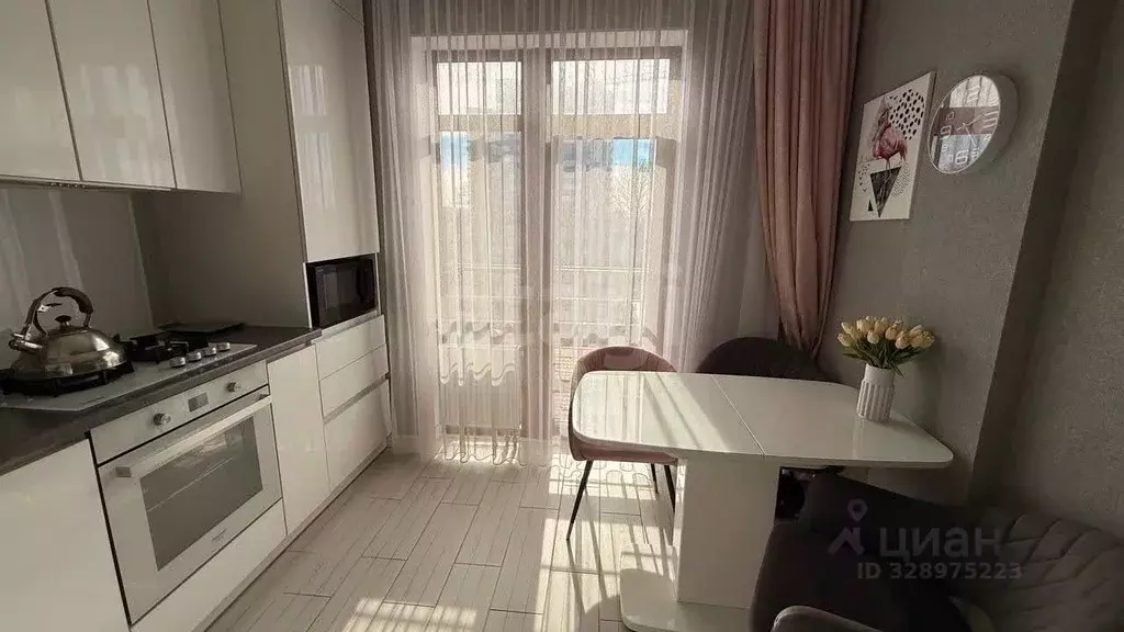 2-к кв. Крым, Симферополь ул. Трубаченко (56.8 м) - Фото 2