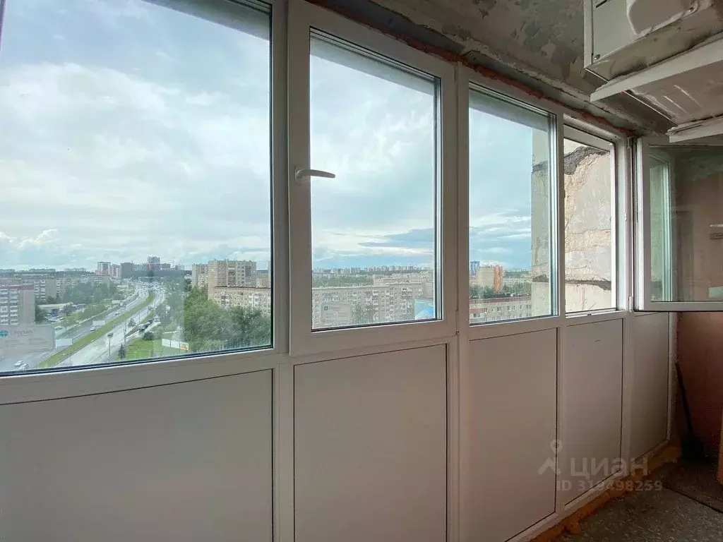 2-к кв. Удмуртия, Ижевск Молодежная ул., 80 (48.8 м) - Фото 1