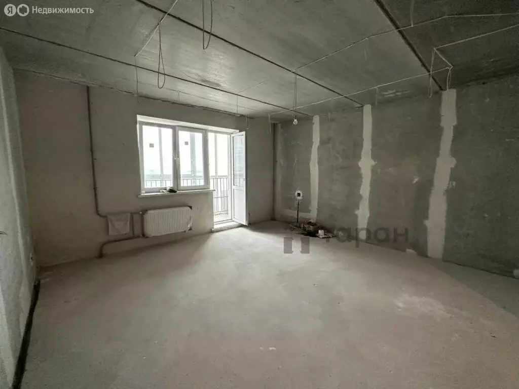 Квартира-студия: Челябинск, улица Братьев Кашириных, 119 (40.3 м) - Фото 2