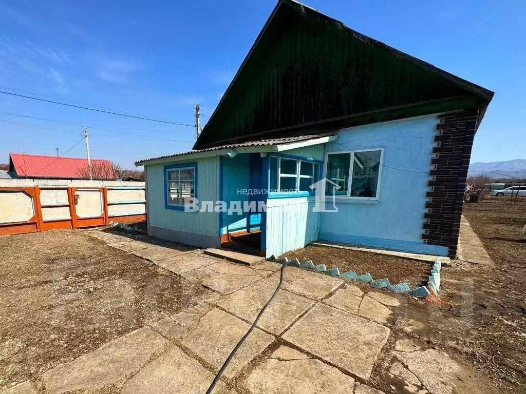 Дом в Приморский край, Партизанский муниципальный округ, с. Новицкое ... - Фото 1