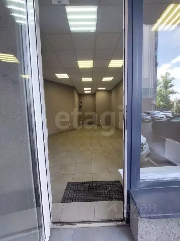 Помещение свободного назначения в Воронежская область, Воронеж наб. ... - Фото 1