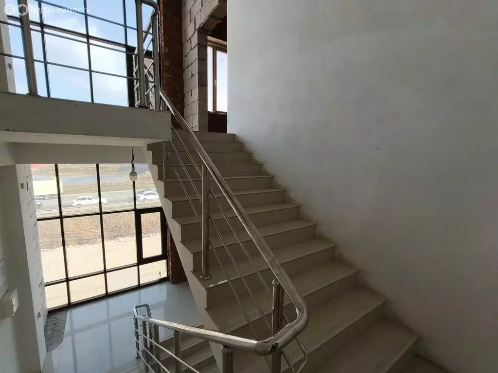 3-комнатная квартира: Махачкала, проспект Казбекова, 273 (80 м) - Фото 2