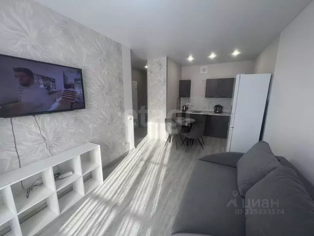 1-к кв. Тюменская область, Тюмень ул. Александра Звягина, 7 (40.0 м) - Фото 2