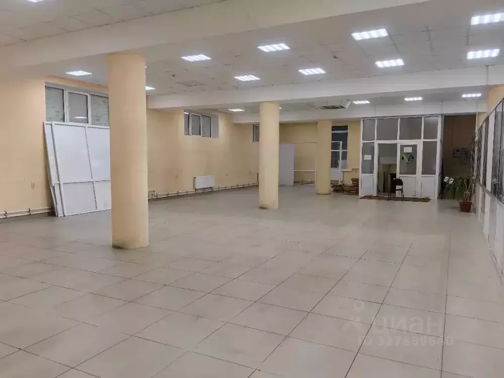 Помещение свободного назначения в Самарская область, Сызрань ул. ... - Фото 2