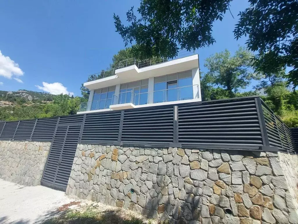 Дом в Крым, Ялта муниципальный округ, Восход пгт ул. Авроры, 2 (230 м) - Фото 1