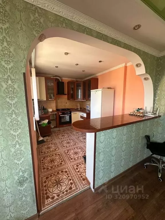 4-к кв. Крым, Армянск Имени Генерала Корявко мкр, 17 (72.0 м) - Фото 1