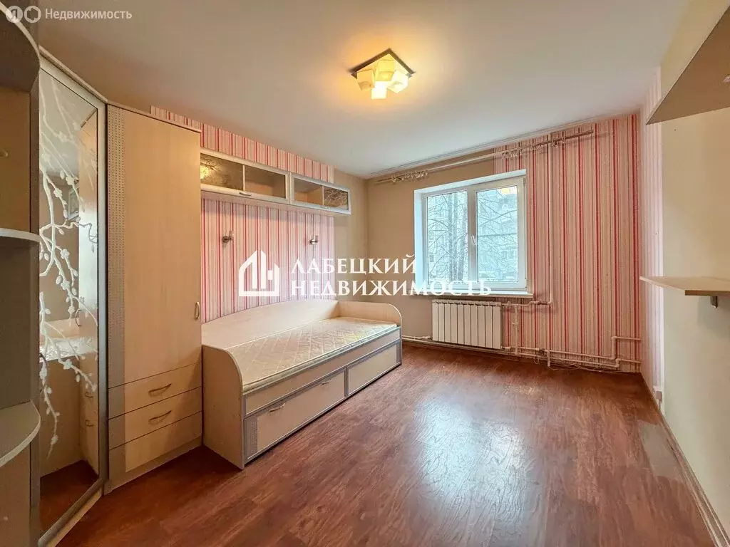 3-комнатная квартира: городской посёлок Вырица, Слуцкая улица, 9 (72.2 ... - Фото 1