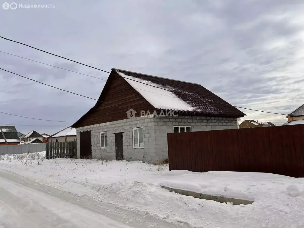 Дом в село Хомутово, Вишнёвая улица, 108 (118 м) - Фото 2