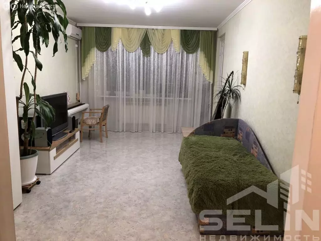 3-комнатная квартира: Черноморское, улица Димитрова, 18 (75.2 м) - Фото 1