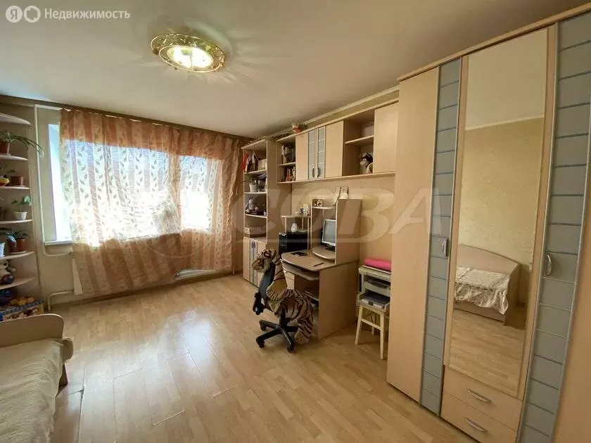 2-комнатная квартира: Тюмень, улица 9 Января, 162 (65 м) - Фото 1