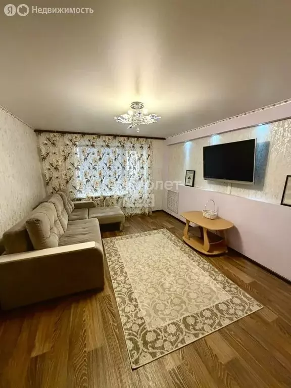 2-комнатная квартира: Заводоуковск, улица Дзержинского, 5 (50 м) - Фото 1
