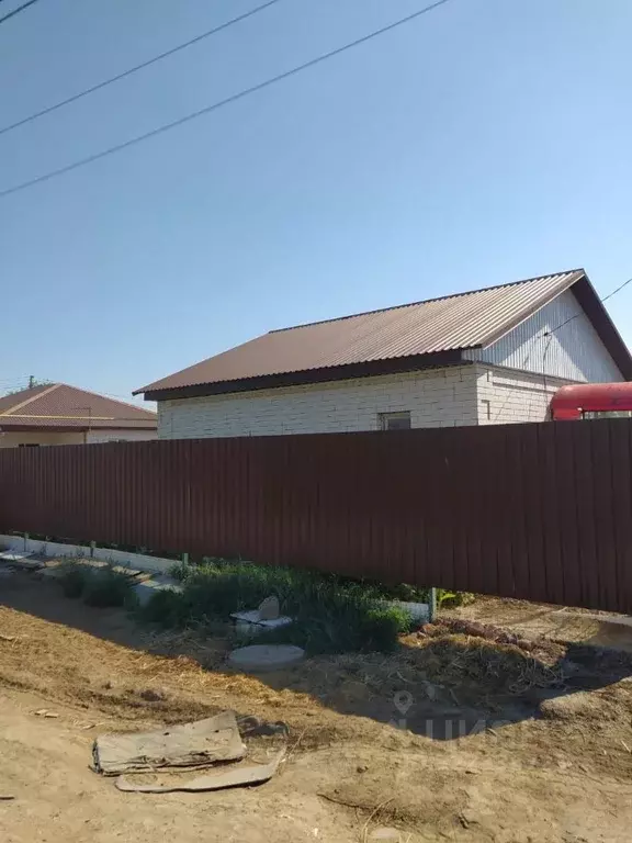 Дом в Астраханская область, Приволжский район, с. Началово ул. Бебеля, ... - Фото 2