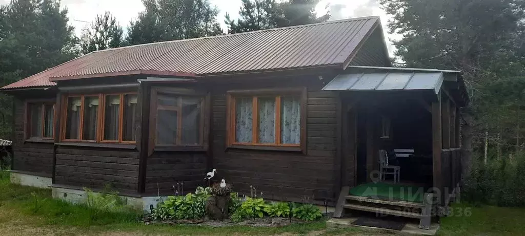 Дом в Новгородская область, Валдайский район, Рощинское с/пос, д. ... - Фото 1